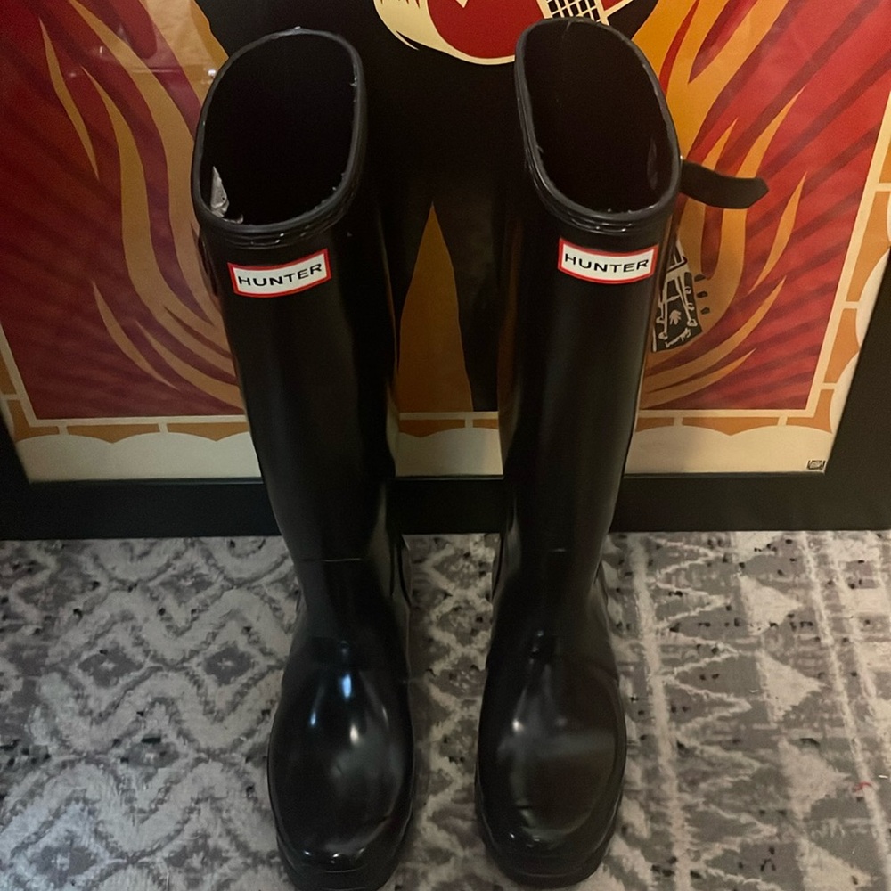 Original tall glossy black hunter rain boots sz8